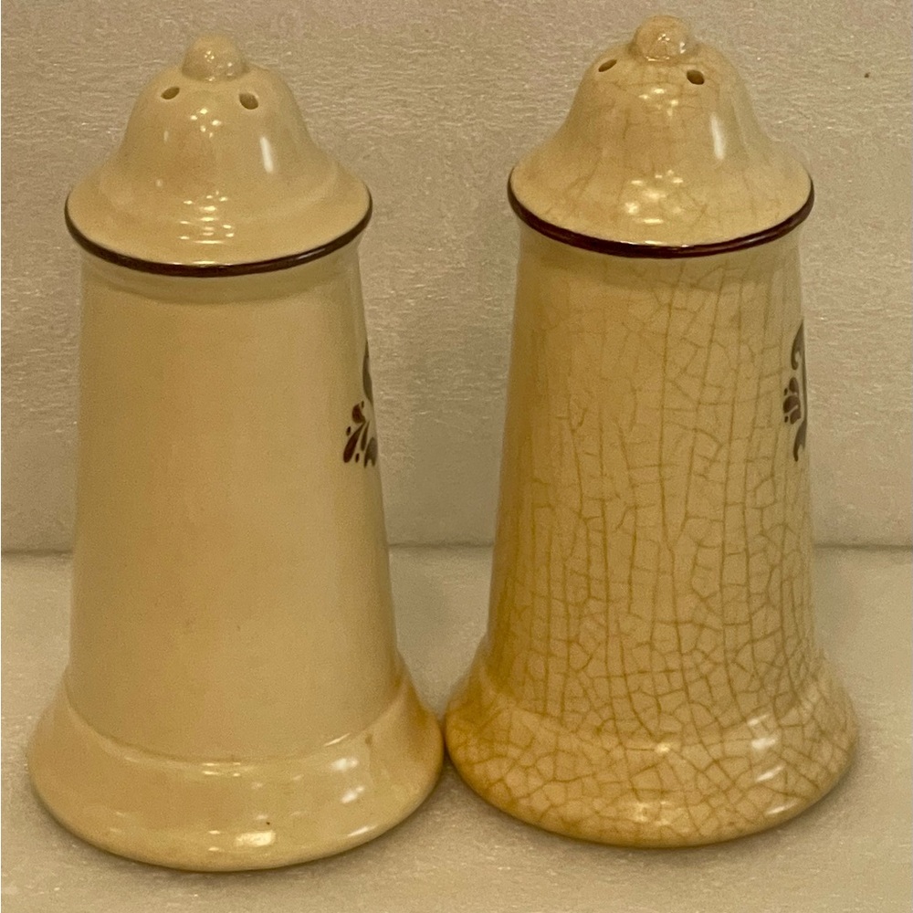 Large Vintage Pfaltzgraff Tower Salt and Pepper Shakers Cream Color - Picture 2 of 6